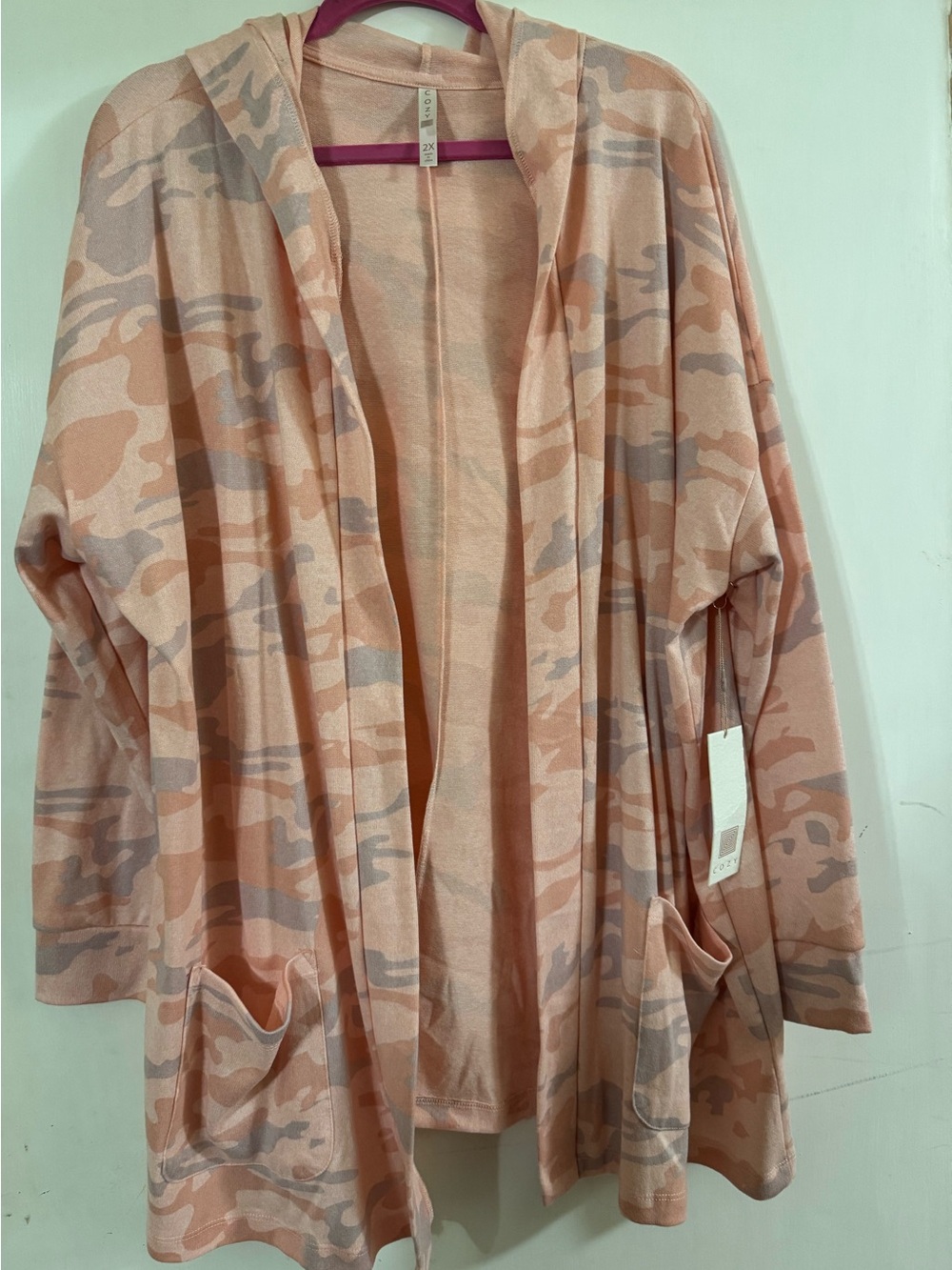 LuLaroe Makenzie, NWT, 2XL, pink Camo Hooded Open-Front Lounge Cardigan